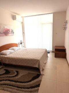 Grand Kamelia Family Friendly Hub and Pool - 5