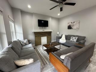 2BR Sunny Haven Near Short North - 0
