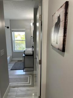 2BR Sunny Haven Near Short North - 5