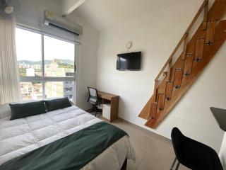 VIP Nomad Nest in New PH with Air C, Kitchen, steps to Metroplus - 9