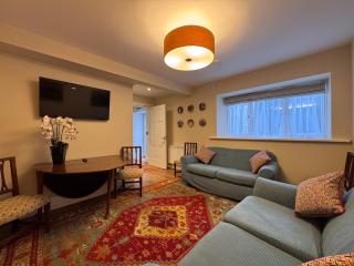 The Mews - at The Cashel Regency - 9