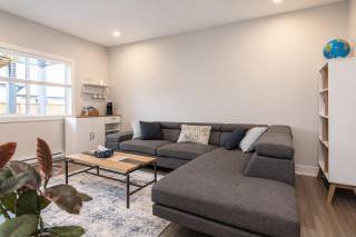 Cozy Garden Suite with Hot Tub and Perfectly Located - 9