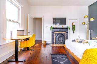 Jungle House Luxury Stays - Downtown Chillicothe - 6