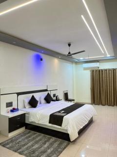 Hotel Radhekrishna - 2
