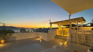 Sandora Rooftop Beach House - 3