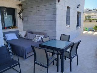 Large, spacious and luxurious apartment in the HaMishkapayim neighborhood of Beit Shemesh - 3