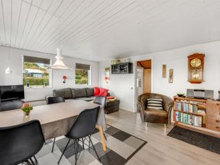 Holiday Home Aslak - 25m from the sea by Interhome - 4