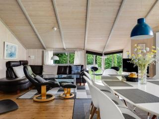 Holiday Home Ljubinko - 300m from the sea by Interhome - 2