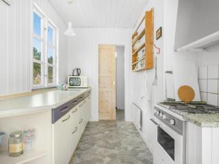 Holiday Home Inan - 800m from the sea by Interhome - 3