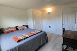 Cozy 2BR Near Downtown Auburn Stay Cool with Air Conditioning - 3