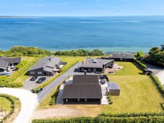 Holiday Home Andriette - 50m from the sea by Interhome - 2
