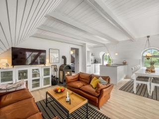 Holiday Home Roger - 800m to the fjord by Interhome - 2