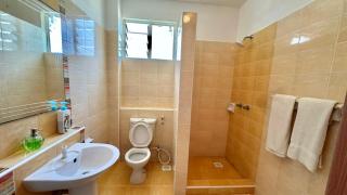 Stylish 2BR Mtwapa Beach Villas with pool &Parking - 1