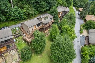 Maggie Valley Mountain Escape w/ Fireplace & Deck! - 1