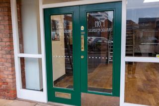 1 Bed City Studio near Theatre and Station Secure Parking - 9