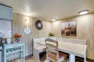 6-Bedroom, 2-Bath Cabin 4 Mi From Fishlake, UT - 2