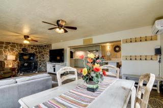 6-Bedroom, 2-Bath Cabin 4 Mi From Fishlake, UT - 2