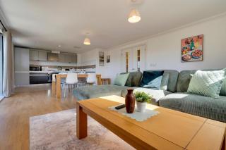Modern Riverside Flat in City Centre Free Parking - Pass the Keys - 9