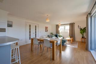 Modern Riverside Flat in City Centre Free Parking - Pass the Keys - 7