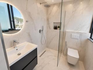 Rooftop Panoramic Room - 8