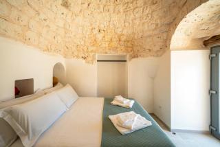 Villa Smeraldo with private pool and stone vaults - 9
