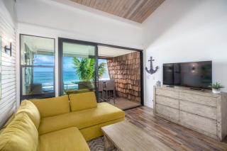 Modern-Rustic Beach Renovation Direct Oceanfront Penthouse - 5