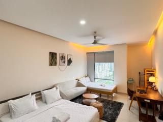 Happy House - Golden King Tower - 2