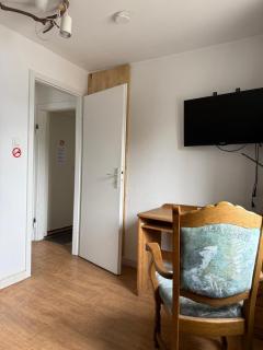 Cozy Apartment - 5