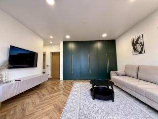 16th Avenue Luxury Apartment - 5