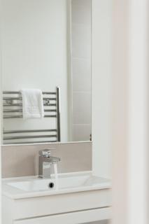 Contemporary & Chic 1 Bedroom Apartment in Honor Oak - 3