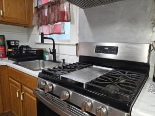 Comfortable 4BR Home for Families & Groups - 8