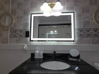 Comfortable 4BR Home for Families & Groups - 3