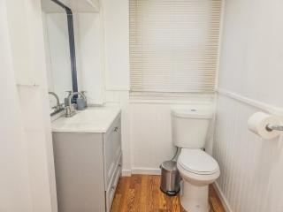 Comfortable 4BR Home for Families & Groups - 1