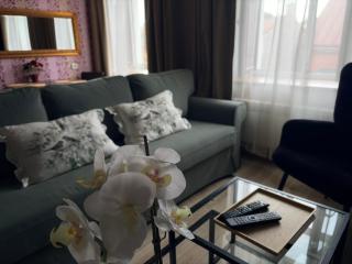Fresh & Cozy Apartment -Free Parking-15 min to Old Town - 9