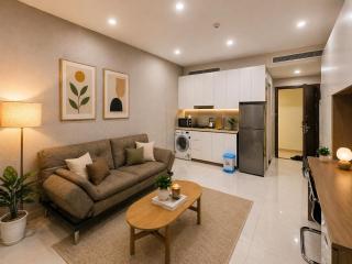 Happy House - Golden King Tower - 5