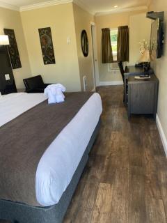 Sunny Isle Motel - 6
