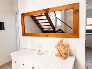 G7 Waterfront Estate Modern Coastal Stay - 2