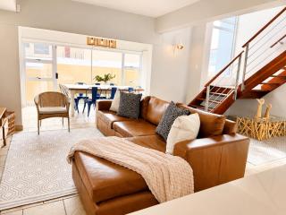 G7 Waterfront Estate Modern Coastal Stay - 6