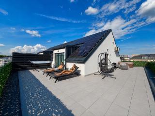 Tâmpa View Luxury Jacuzzi Apartment - 9