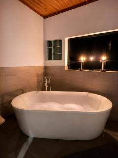 FollyFoot Manor - 1