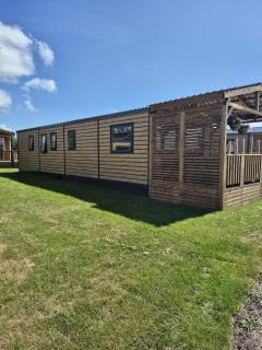 Nieuw!!Compleet nieuw luxe ingericht chalet MET AIRCO en panorama uitzicht over het lauwersmeer - 8