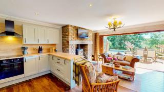 Red Squirrel Lodge - 3