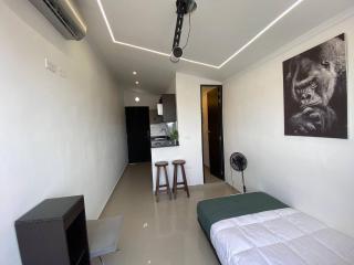 New Nomad Nest PH balcony, AC, kitch, metroplus - 9