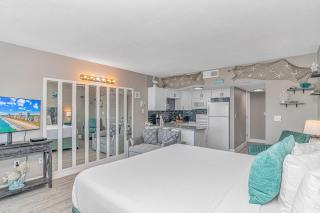 Nicely Updated Direct Ocean Front Studio with Panoramic Views Palace Resort 2101 - 6