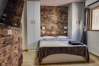 Studio with Terrace & Free Parking - 0