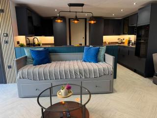Luxury Hideaway Torquay Pet friendly - 3