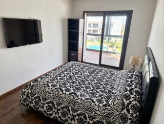 Stunning Pool View Terrace & AC 7 Min to Beach - 3