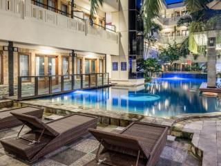 Famous Hotel Kuta Formerly Permata Kuta Hotel - 7