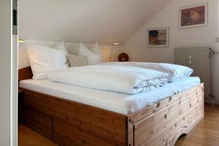 Ferienwohnung am Chiemsee mit traumhaftem Seeblick, Balkon und Garage - 2