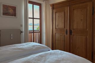 Ferienwohnung am Chiemsee mit traumhaftem Seeblick, Balkon und Garage - 8